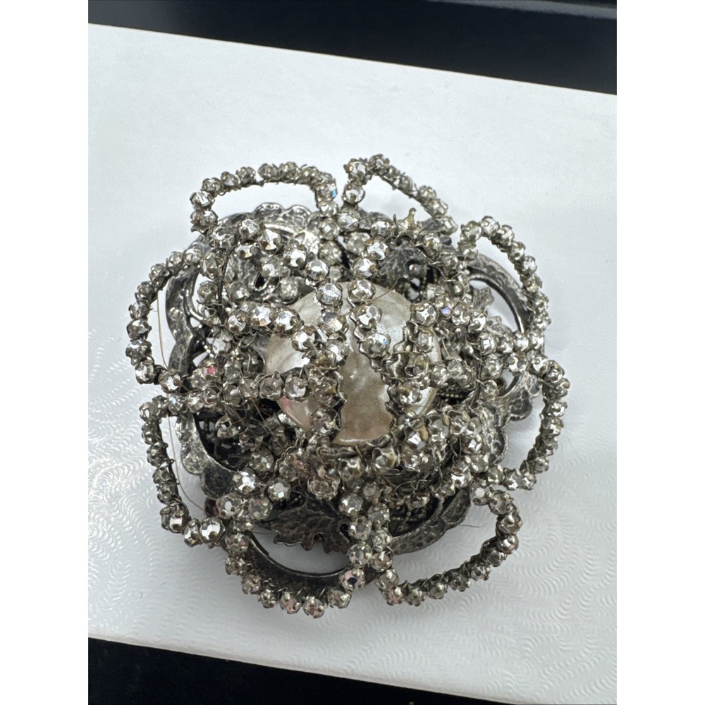 ELEGANT SPARKLING RHINESTONE MIRIAM HASKELL VINTAGE BROOCH
